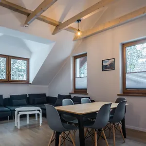 Aston -domek Przy Lesie, Przestronny Karpacz